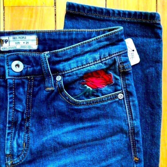 FREE PEOPLE EMBROIDERED ANKLE SKINNY JEANS XS (or Jr’s) NWT - Picture 15 of 16